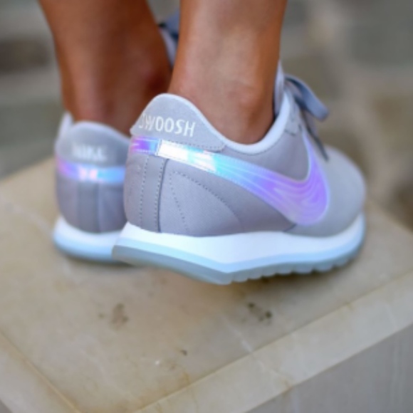 Rare Nike Pre Love OX Sneakers New In Box - Picture 2 of 3